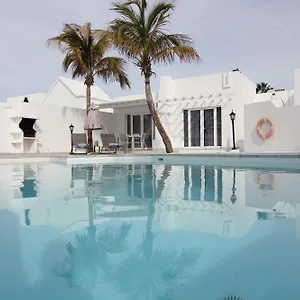 https://villa-blue-sea.in-canary-islands.com